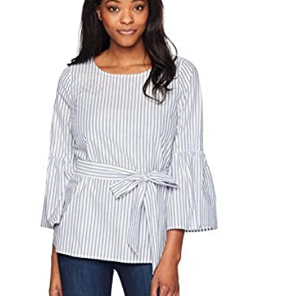 🍄Nwot. Women's cotton Blend Woven  rose studded